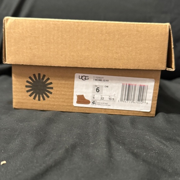 UGG Neumel EZ-Fit Toddler Size 6 - Picture 8 of 9